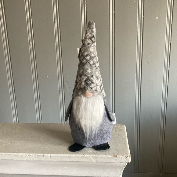 NWT- 14” Gray Christmas Holiday Gnome Decorstion w/ Gray & White Sweater Hat - Picture 1 of 17